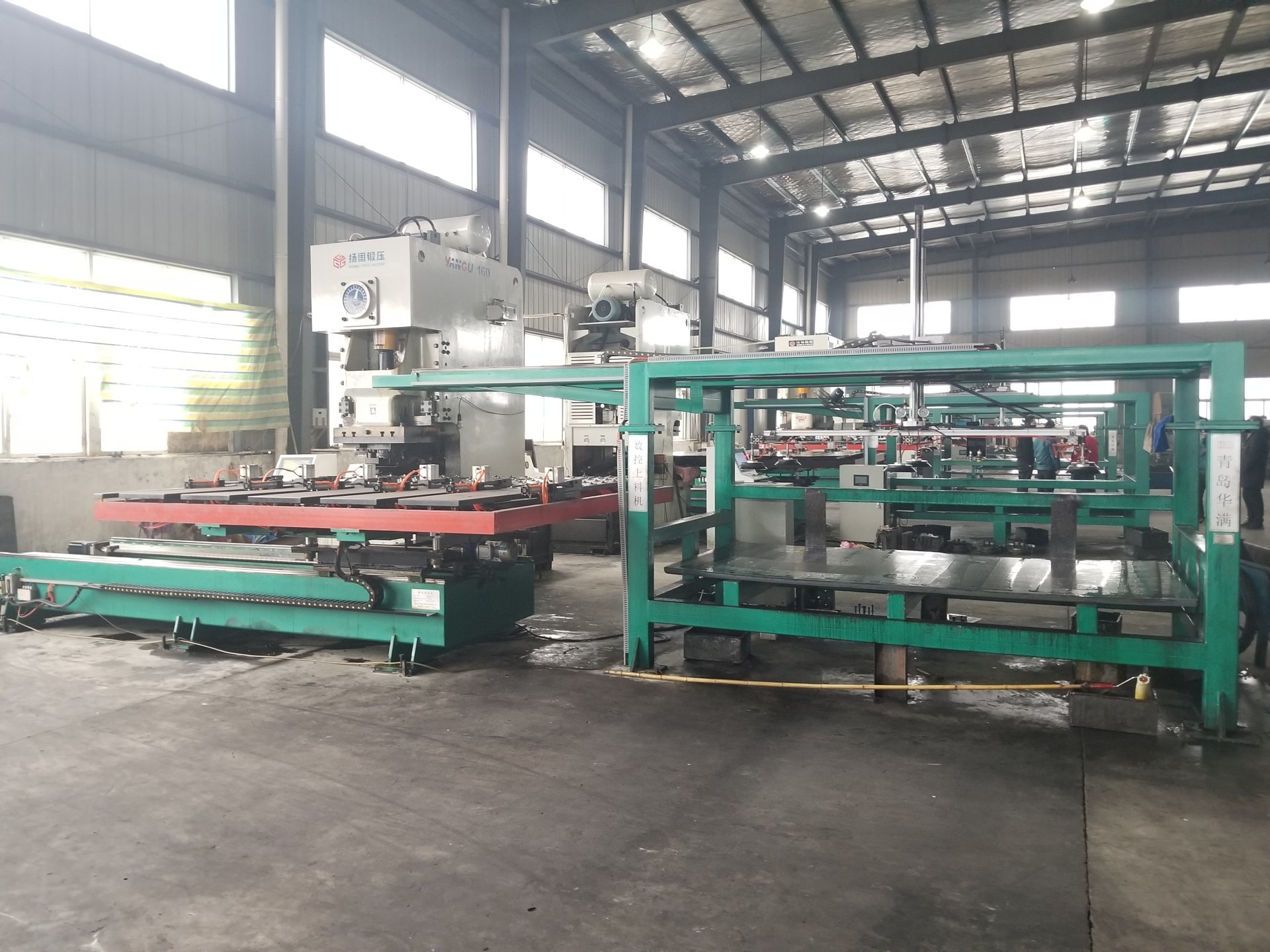 浙江鋼(gang)背送料(liao)架