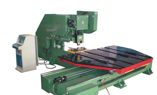 刹(sha)車片沖(chong)壓送料(liao)機應用(yong)于刹車(che)片生産(chan)企業後(hou)，給這個(ge)行業帶(dai)來了颠(dian)覆性的(de)改變，不(bu)僅從根(gen)本上解(jie)決了生(sheng)産效率(lü)及原材(cai)料成本(ben)等問題(ti)，更解放(fang)了勞動(dong)力，改善(shan)了勞動(dong)條件，諸(zhu)多用戶(hu)也越來(lai)越關注(zhu)這種設(she)備，下面(mian)咱們一(yi)起來詳(xiang)細的看(kan)看刹車(che)片沖壓(ya)送料機(ji)的配置(zhi)和價格(ge)，希望大(da)家在選(xuan)購的時(shi)候不盲(mang)目，有的(de)放矢。