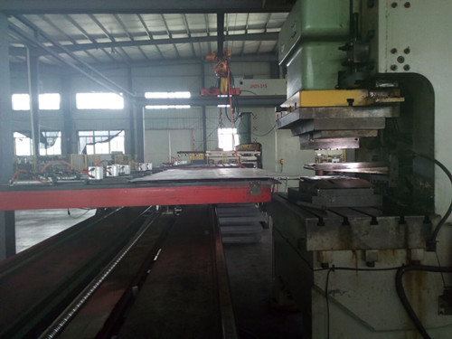 　該公(gong)司爲國(guo)内較有(you)實力的(de)鋼背刹(sha)車盤制(zhi)造商，擁(yong)有獨立(li)的設計(ji)研發部(bu)門和專(zhuan)業的技(ji)術團隊(dui)，對生産(chan)加工設(she)備要求(qiu)比較高(gao)，我們能(neng)合作成(cheng)功得益(yi)于該公(gong)司負責(ze)人的高(gao)度信任(ren)和本公(gong)司設備(bei)質量的(de)自我肯(ken)定。